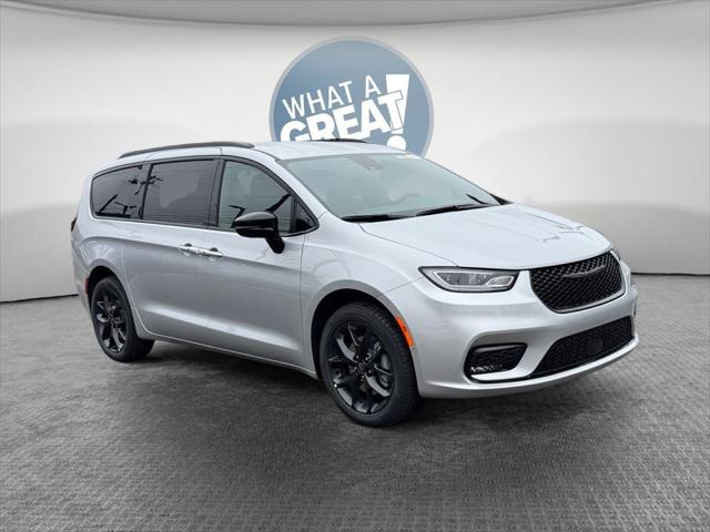 2026 Chrysler Pacifica PACIFICA SELECT AWD