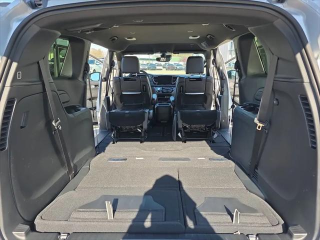 2026 Chrysler Pacifica Select AWD