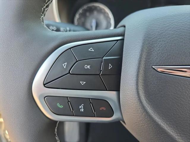 2026 Chrysler Pacifica Select AWD