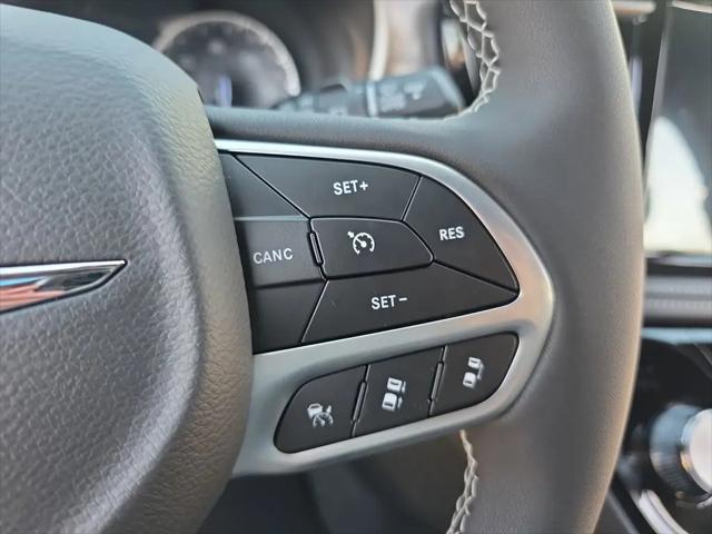 2026 Chrysler Pacifica Select AWD