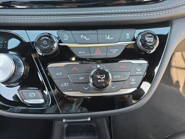 2026 Chrysler Pacifica Select AWD