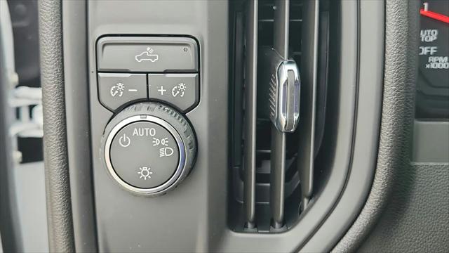 2026 Chevrolet Silverado 1500 2WD Crew Cab Short Bed Custom