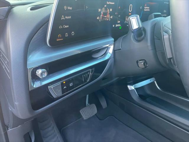 2024 Cadillac iQ Sport w/1SK