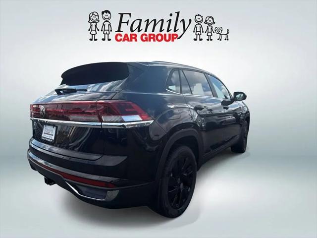 2026 Volkswagen Atlas Cross Sport SE with Technology