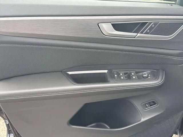 2026 Volkswagen Atlas Cross Sport SE with Technology