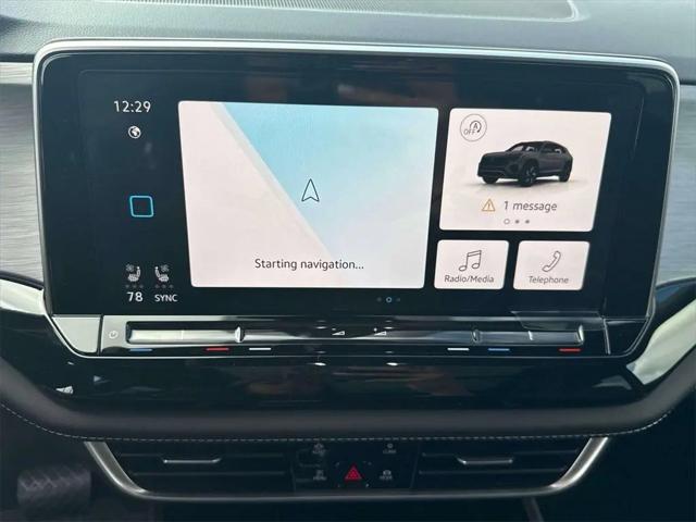 2026 Volkswagen Atlas Cross Sport SE with Technology