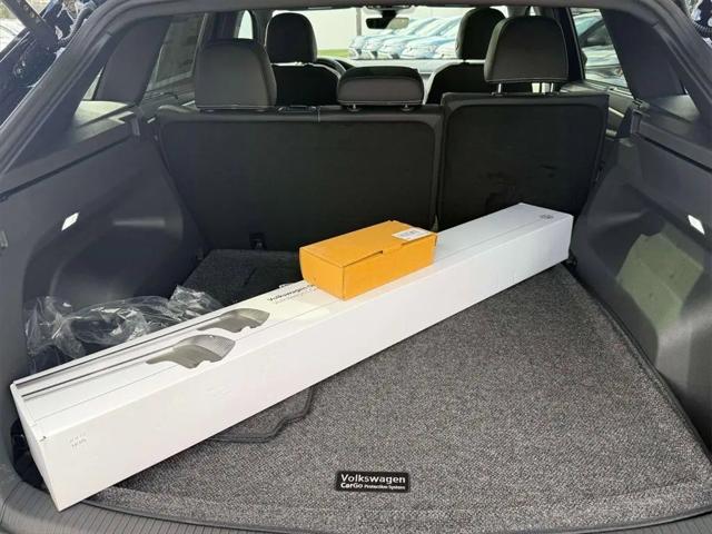 2026 Volkswagen Atlas Cross Sport SE with Technology