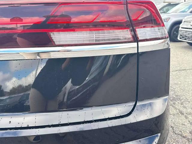 2026 Volkswagen Atlas Cross Sport SE with Technology