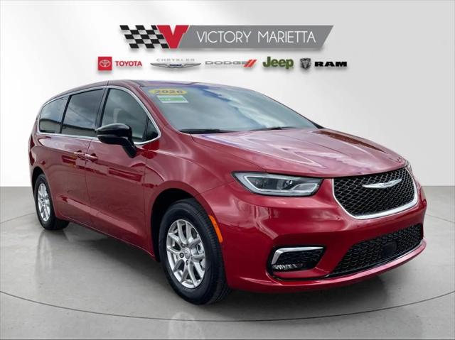 2026 Chrysler Pacifica Select