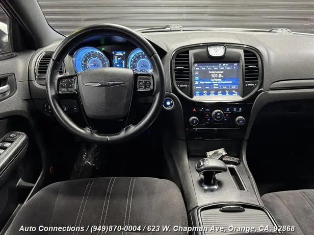 2012 Chrysler 300 S V6