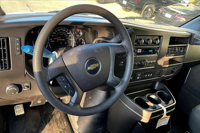 2025 Chevrolet Express Cargo Van RWD 2500 Regular Wheelbase WT