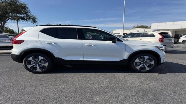 2026 Volvo XC40 Plus, B5 AWD Gas (mild hybrid), Dark
