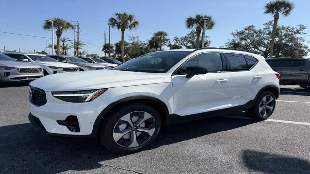 2026 Volvo XC40 Plus, B5 AWD Gas (mild hybrid), Dark