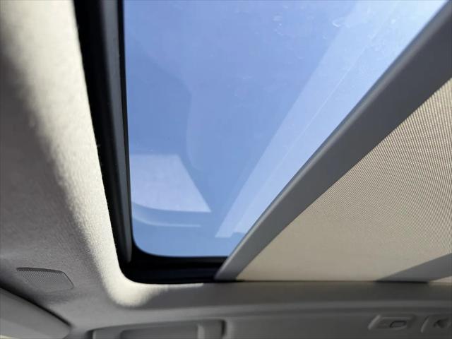 2026 Volvo XC40 Plus, B5 AWD Gas (mild hybrid), Dark