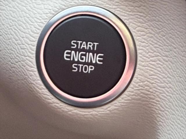 2026 Volvo XC40 Plus, B5 AWD Gas (mild hybrid), Dark