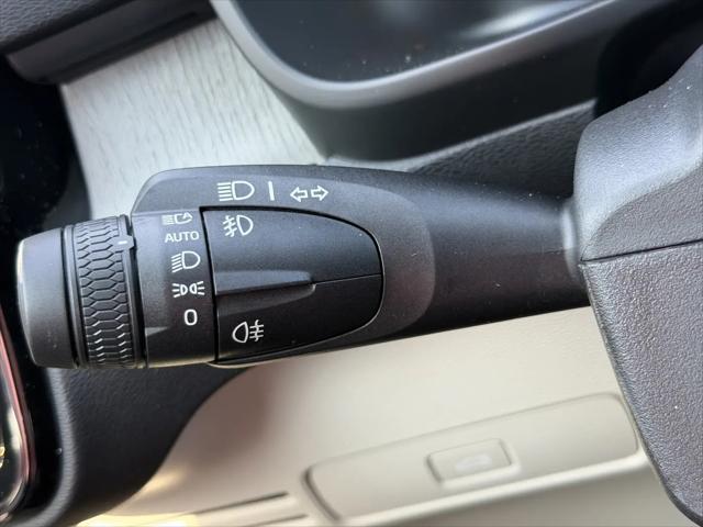 2026 Volvo XC40 Plus, B5 AWD Gas (mild hybrid), Dark