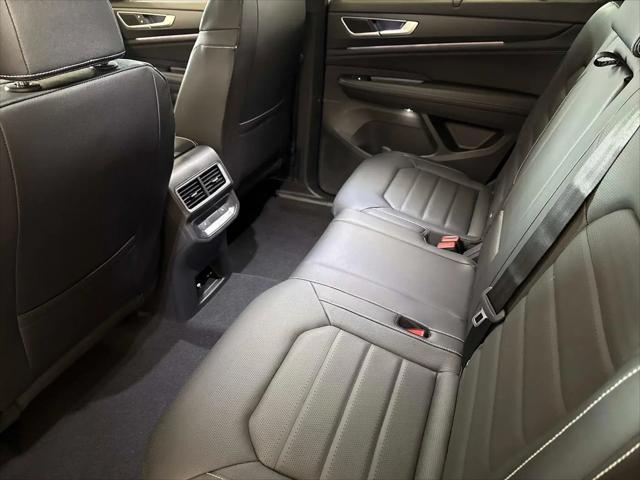 2026 Volkswagen Atlas Cross Sport SEL R-Line Black