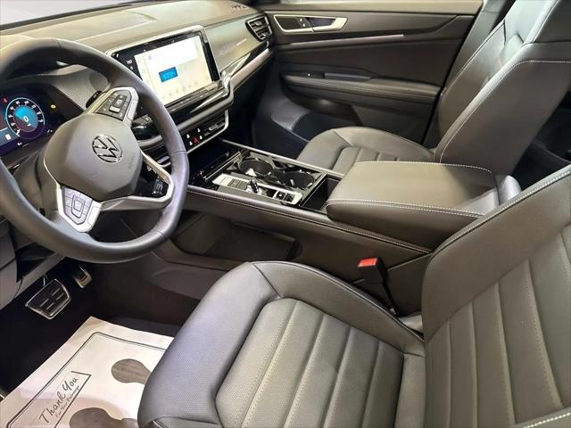 2026 Volkswagen Atlas Cross Sport SEL R-Line Black