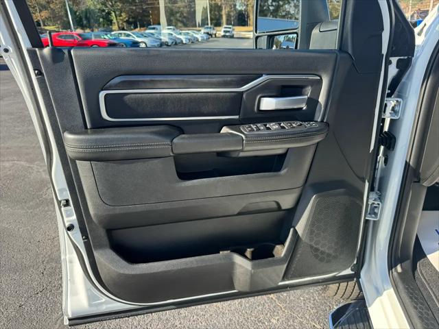 2024 Ram 3500 Big Horn Crew Cab 4x4 8' Box