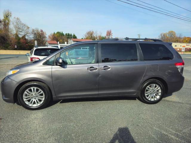 2014 Toyota Sienna XLE V6 8 Passenger