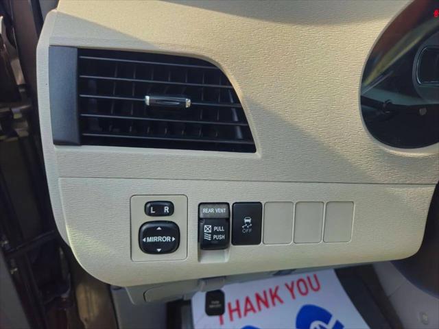 2014 Toyota Sienna XLE V6 8 Passenger