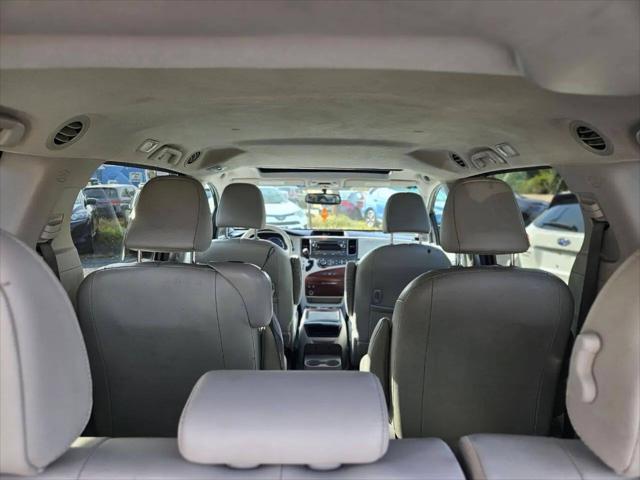 2014 Toyota Sienna XLE V6 8 Passenger