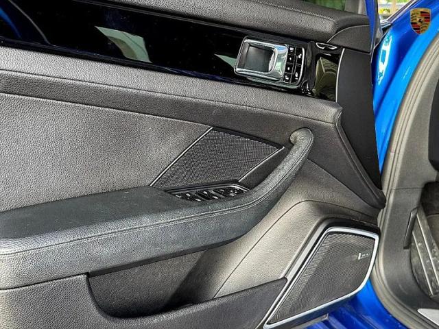 2017 Porsche Panamera 4