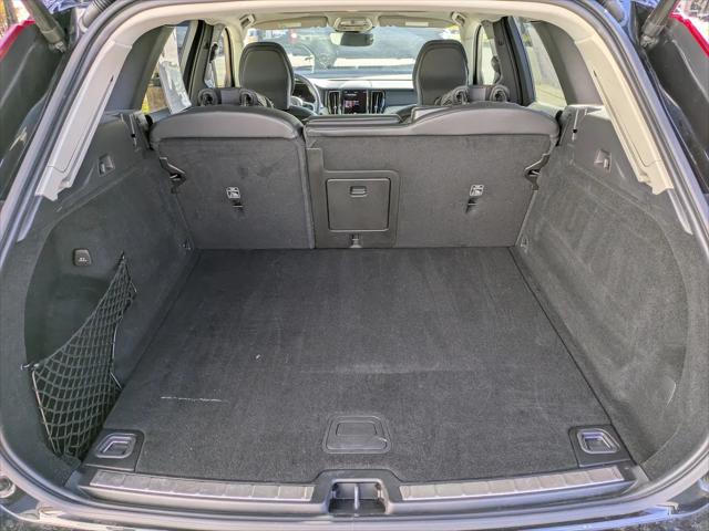 2022 Volvo XC60 B5 Inscription