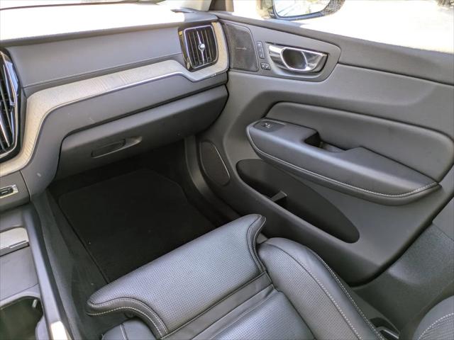 2022 Volvo XC60 B5 Inscription