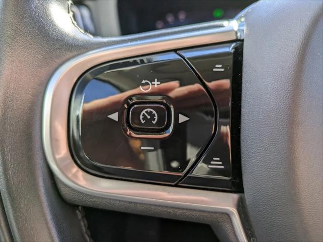 2022 Volvo XC60 B5 Inscription