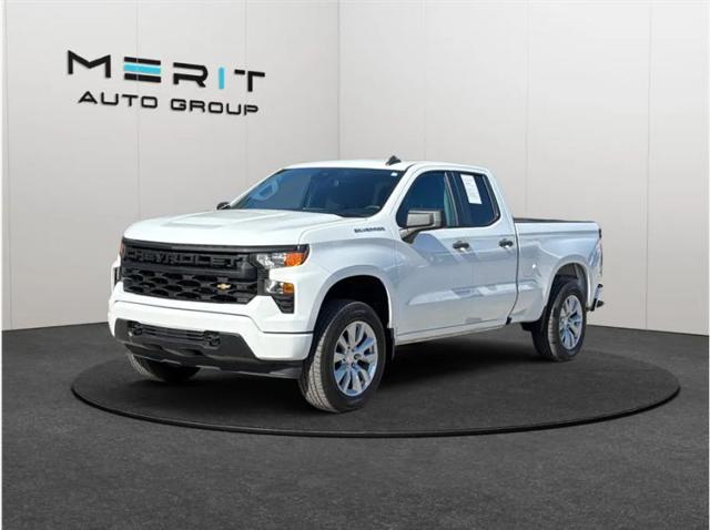 2022 Chevrolet Silverado 1500 4WD Double Cab Standard Bed Custom
