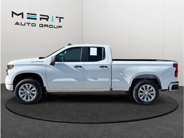 2022 Chevrolet Silverado 1500 4WD Double Cab Standard Bed Custom