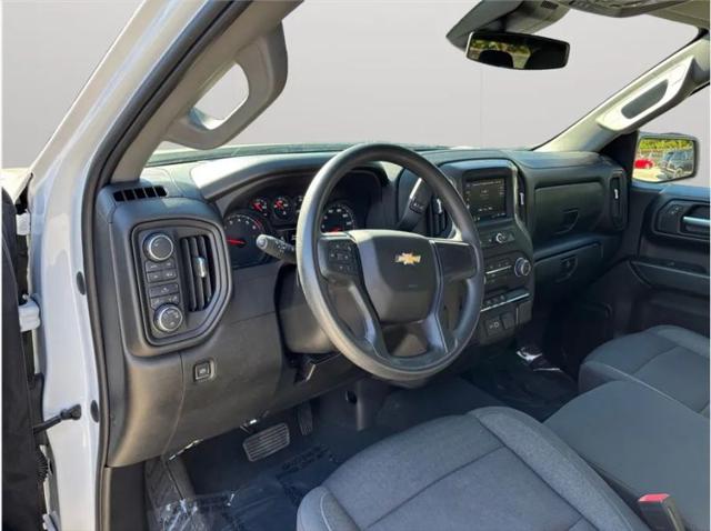 2022 Chevrolet Silverado 1500 4WD Double Cab Standard Bed Custom