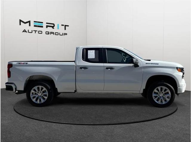 2022 Chevrolet Silverado 1500 4WD Double Cab Standard Bed Custom