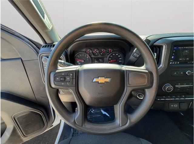 2022 Chevrolet Silverado 1500 4WD Double Cab Standard Bed Custom