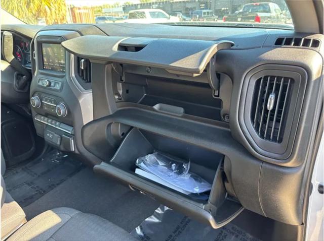 2022 Chevrolet Silverado 1500 4WD Double Cab Standard Bed Custom