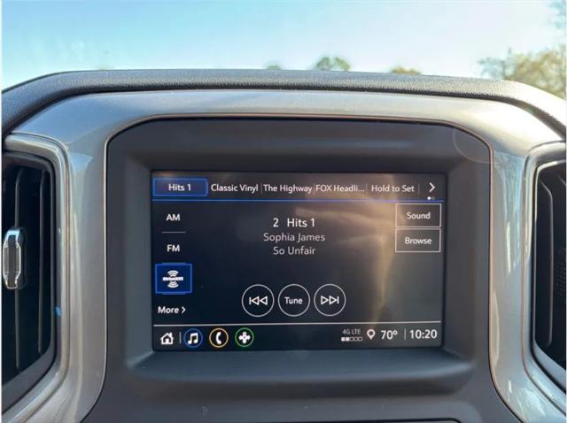 2022 Chevrolet Silverado 1500 4WD Double Cab Standard Bed Custom