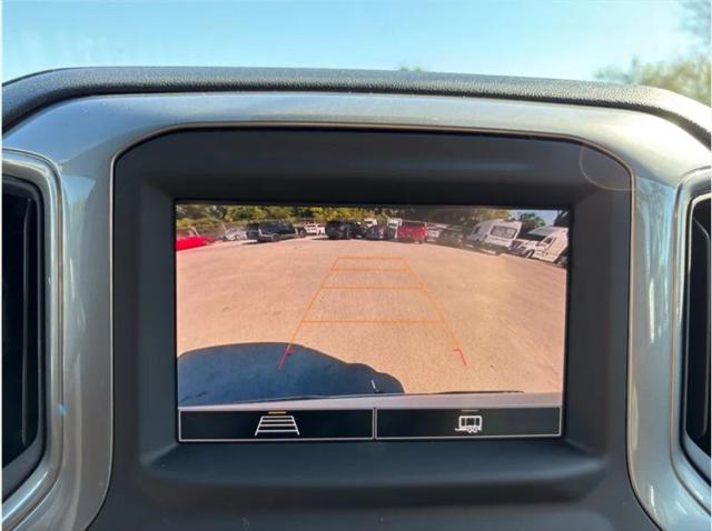 2022 Chevrolet Silverado 1500 4WD Double Cab Standard Bed Custom