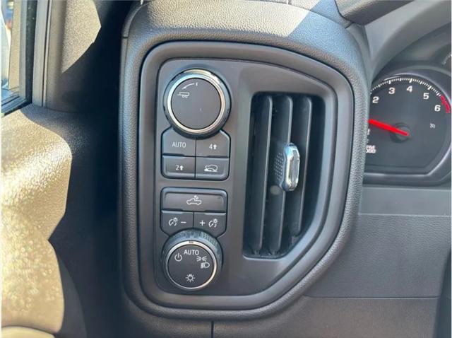 2022 Chevrolet Silverado 1500 4WD Double Cab Standard Bed Custom