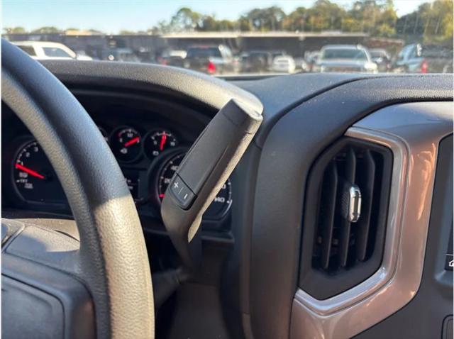2022 Chevrolet Silverado 1500 4WD Double Cab Standard Bed Custom