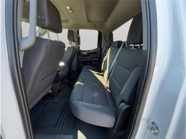 2022 Chevrolet Silverado 1500 4WD Double Cab Standard Bed Custom