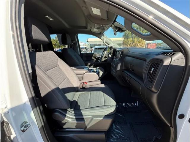 2022 Chevrolet Silverado 1500 4WD Double Cab Standard Bed Custom