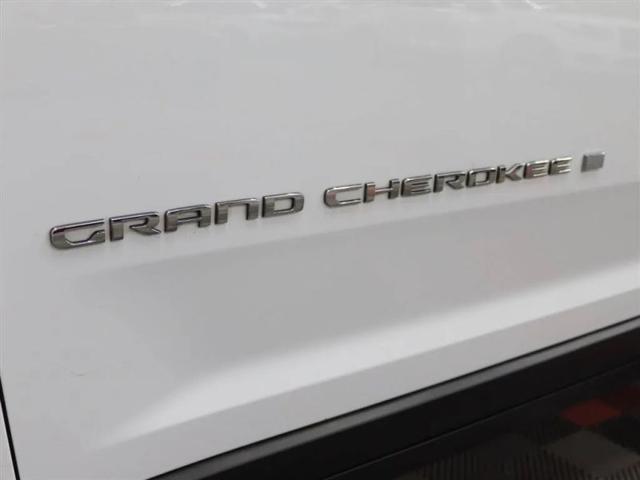 2022 Jeep Grand Cherokee L Laredo 4x4