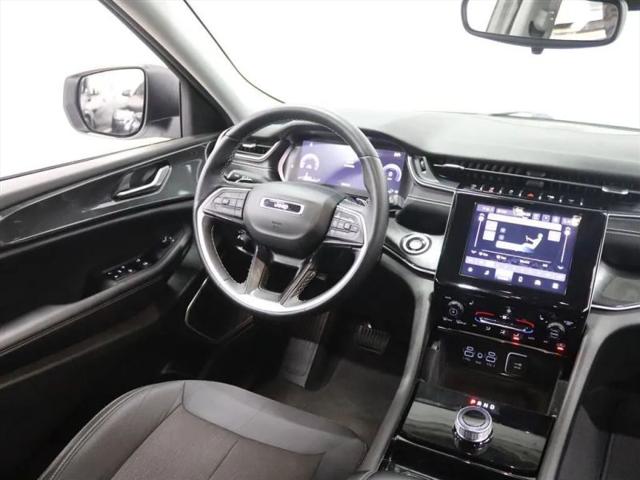 2022 Jeep Grand Cherokee L Laredo 4x4