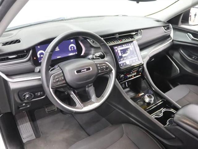 2022 Jeep Grand Cherokee L Laredo 4x4