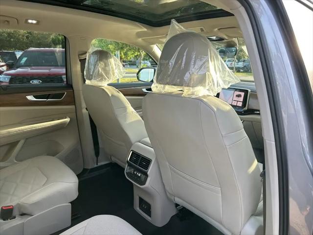 2026 Volkswagen Atlas SE with Technology