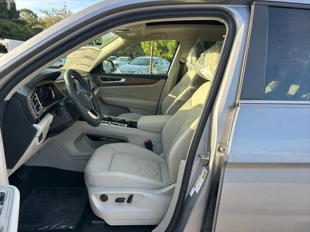 2026 Volkswagen Atlas SE with Technology