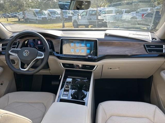 2026 Volkswagen Atlas SE with Technology