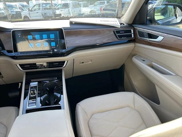 2026 Volkswagen Atlas SE with Technology