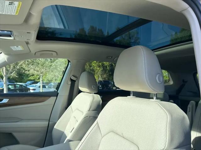 2026 Volkswagen Atlas SE with Technology